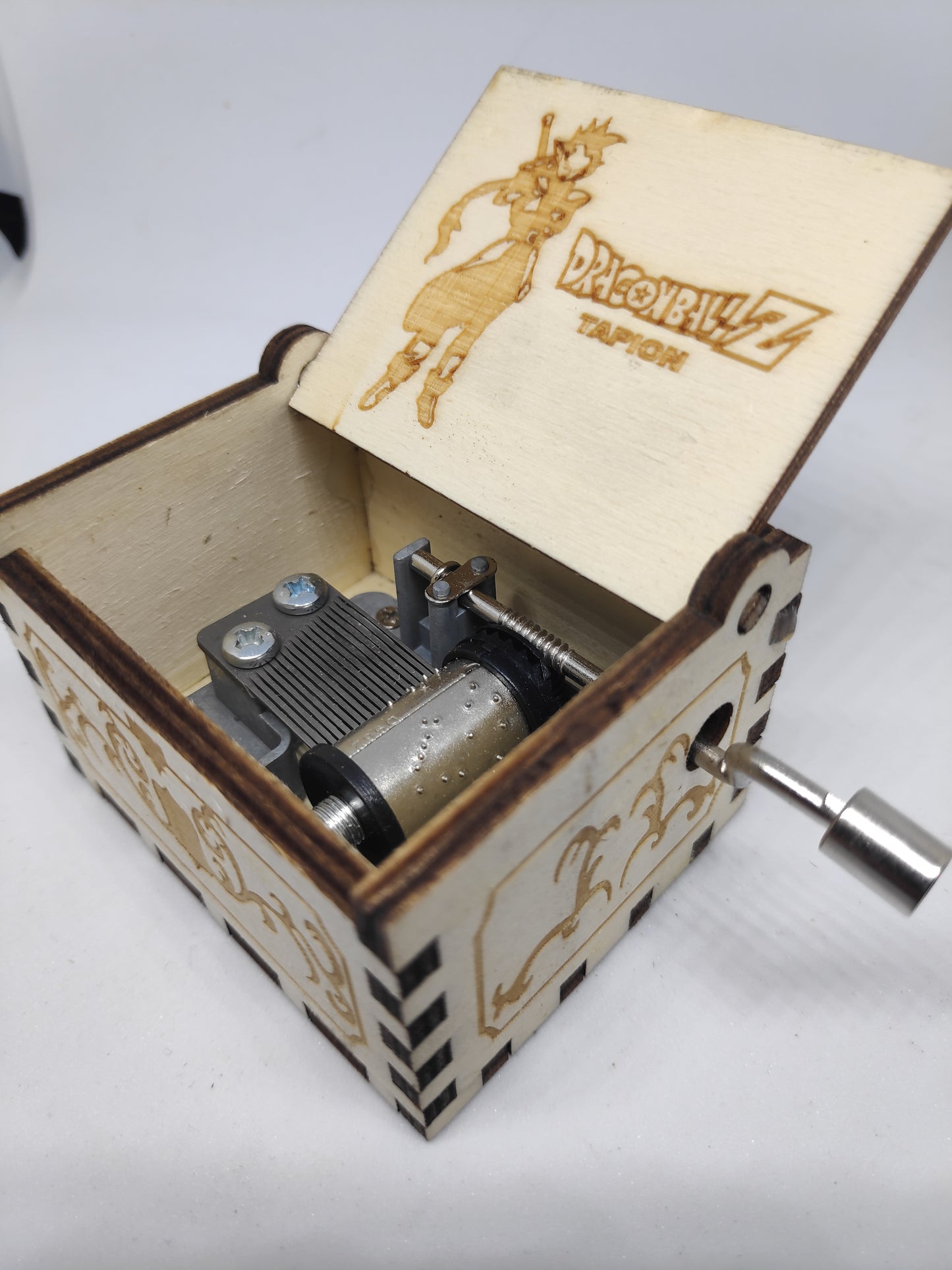 Caja musical de madera serie la Dragon Ball Z