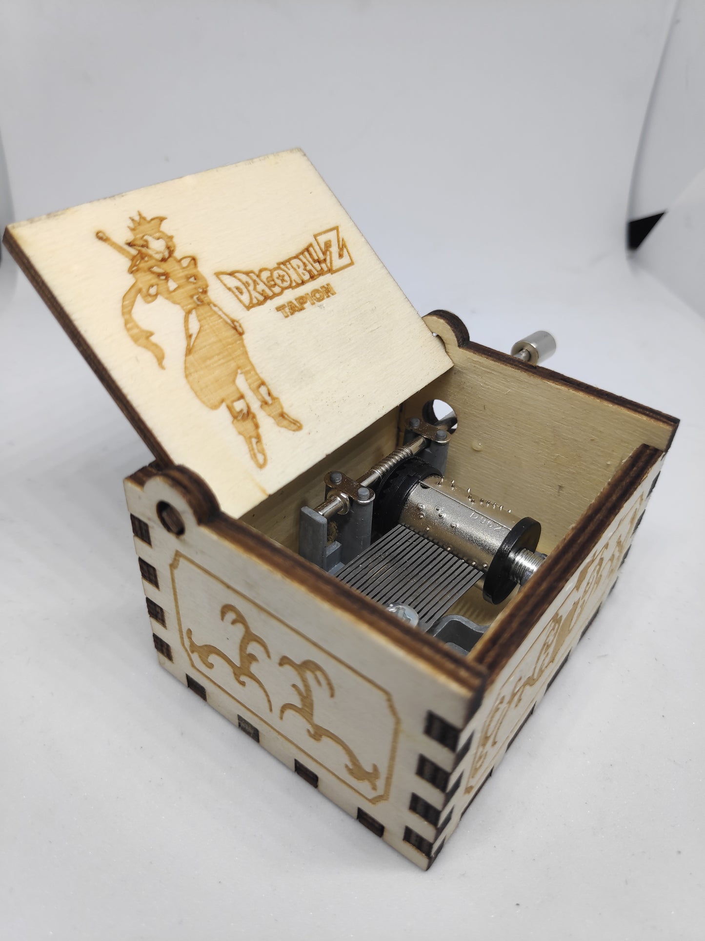 Caja musical de madera serie la Dragon Ball Z